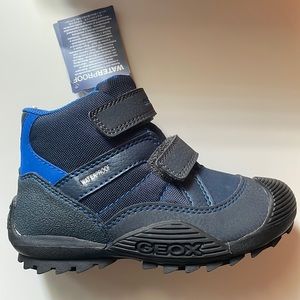 New with tags (no box) hi top sneakers - Geox, size 27 boys